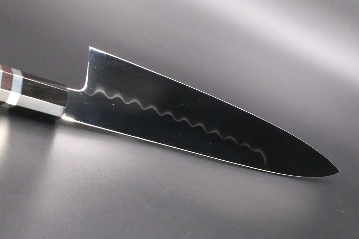 和牛刀 白三鋼 240mm 油本焼 鏡面 波浮かし刃文 八角黒檀柄 池田